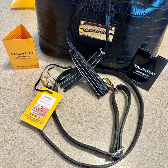 VALENTINO, Mario NEW Crossbody black bag. - Picture 5 of 13
